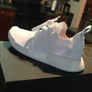 Details about ADIDAS NMD R1 TRIPLE WHITE PRIMEKNIT WOMENS SHOES CQ2040 NEW Details about ADIDAS NMD R1 TRIPLE WHITE PRIMEKNIT WOMENS SHOES CQ2040 NEW